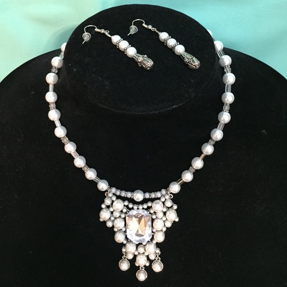 🇺🇸White Pearl, Rhinestone,Statement Necklace Set - Picture 1 of 4